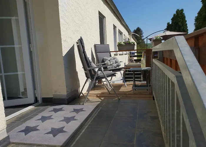 Moderne Black Beauty Auf Idyllischem Reiterhof Naehe Burg Eltz Lägenhet Münstermaifeld