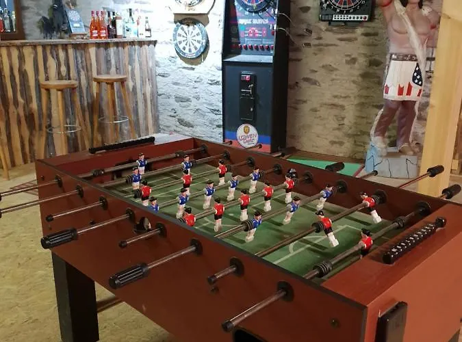 Moderne Black Beauty Auf Idyllischem Reiterhof Naehe Burg Eltz Lägenhet